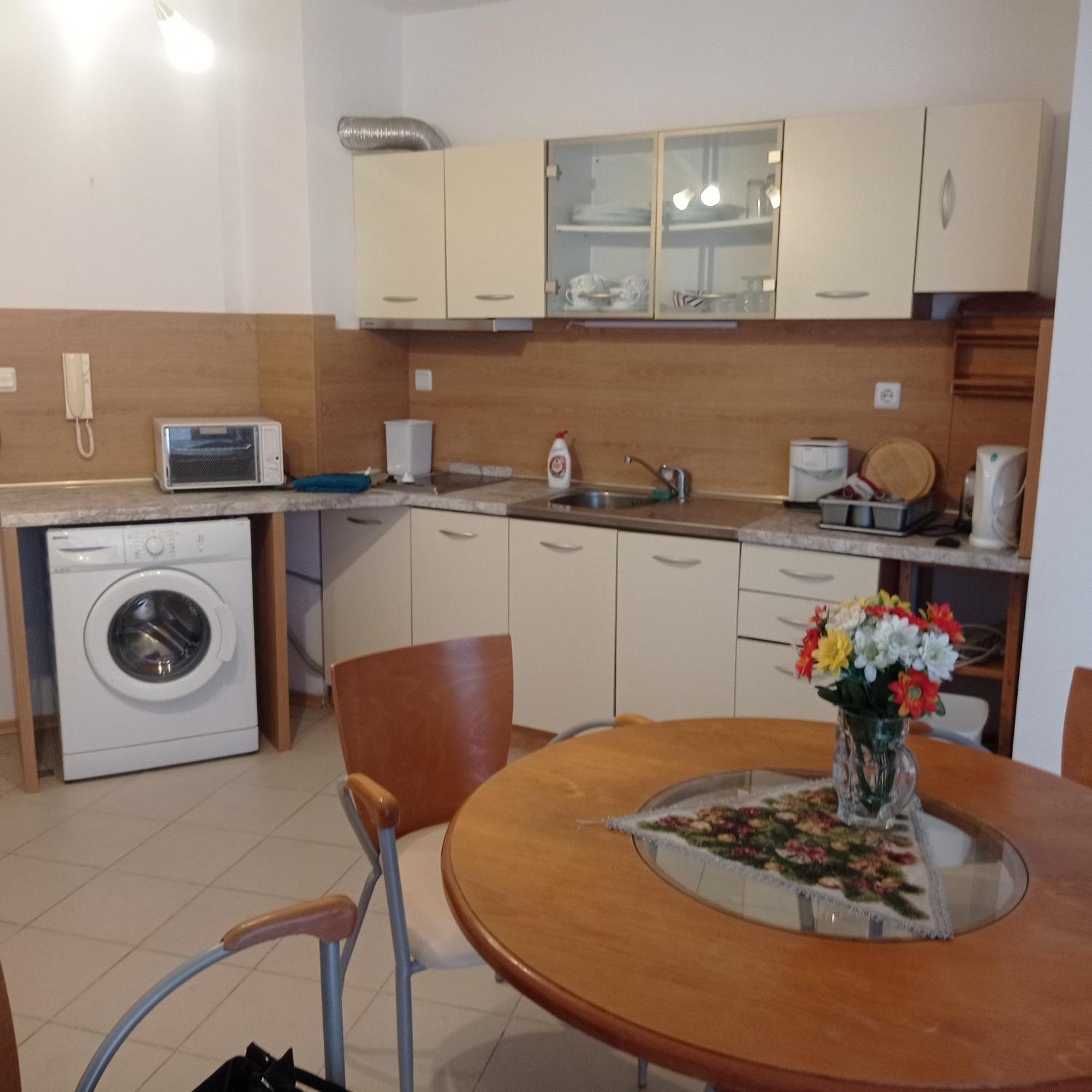 Modern 2 Bedroom Apartment In Top Location In Sunny Beach Just 150 Meters From Casino Platinum Exterior foto