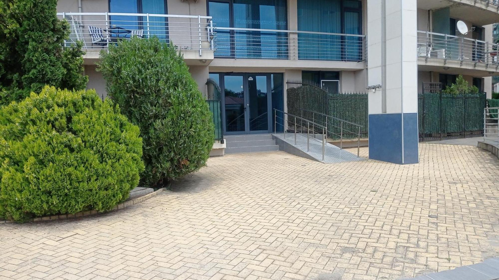Modern 2 Bedroom Apartment In Top Location In Sunny Beach Just 150 Meters From Casino Platinum Exterior foto